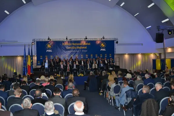 Liberalii, decişi să declare „război total PSD-ului”