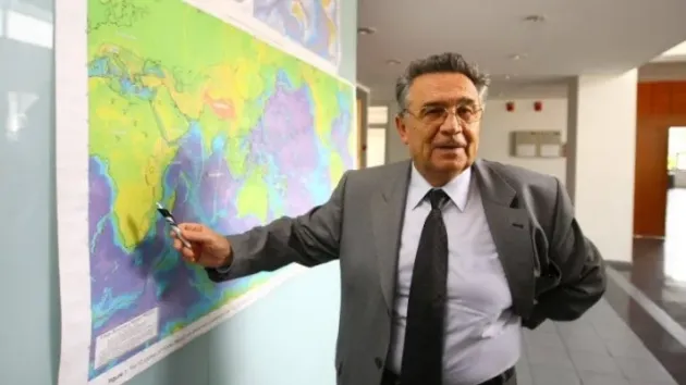 Erau predestinaţi... Cum o cheamă pe soţia lui Mărmureanu, expertul în cutremure