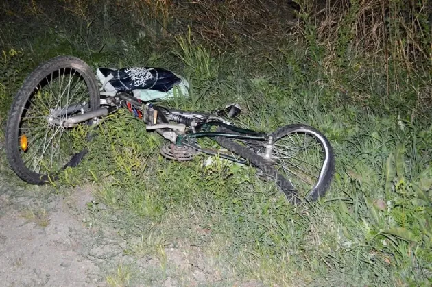 A rănit un biciclist și a fugit de la locul accidentului