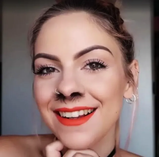 Cel mai nou trend: genele în nas
