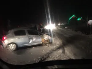 Cascadorie pe DN1: s-a răsturnat în afara drumului, dar a ajuns înapoi pe şosea