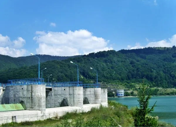 O firmă din Vaslui va păzi Uzina de Apă a Braşovului