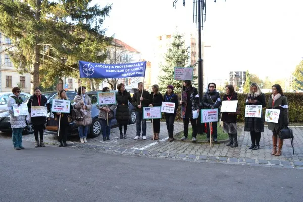 Medicii de familie ar putea deveni societăţi de interes economic general