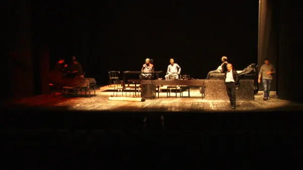 Cu sala plină, la Teatru