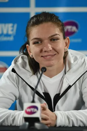 Halep o vede numărul 1 tot pe Serena