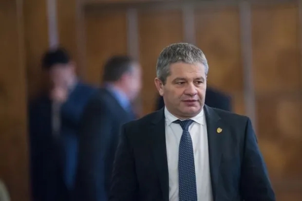 Limita de vârstă pentru copiii ai căror părinţi beneficiază de concediu medical va fi mărită de la 7 la 16 ani