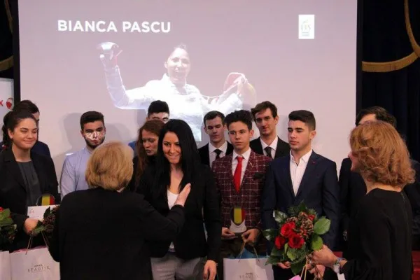 Braşoveanca Bianca Pascu, „sportivul anului” la Federaţia Română de Scrimă
