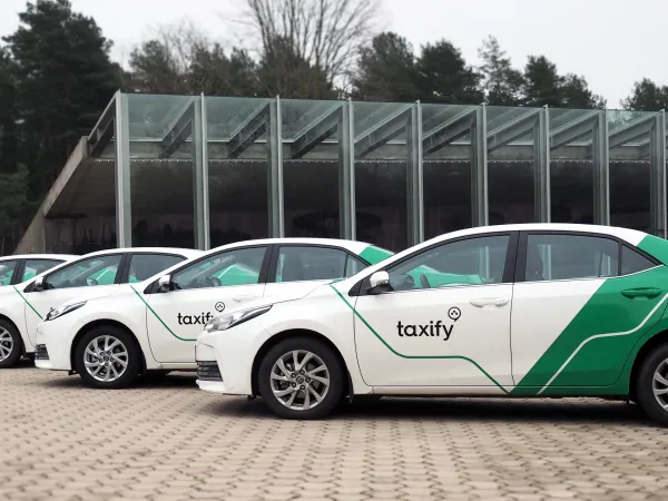 Taxify va face concurenţă Uber-ului la Braşov