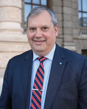 Dumitru Prunariu: Zborurile cosmice sunt o provocare pentru industria asigurărilor