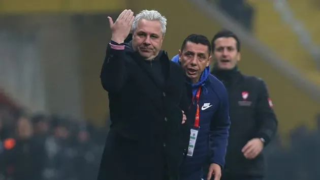 Şumi s-a luat în gură cu Pepe la meciul cu Beşiktaş