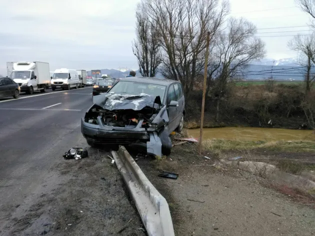 La spital, după ce a „tăiat” banda dublă continuă