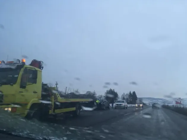 Accidente din cauza poleiului, la început de săptămână