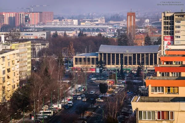 Declarat presupus violator, un braşovean a primit interdicţie de la Tribunal să se apropie de Gara Braşov