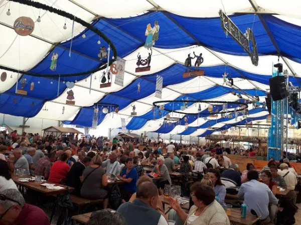 Organizatorii Oktoberfest anunţă deja evenimentul din toamnă. Cea de-a 10-a ediţie va avea loc între 6 şi 16 septembrie
