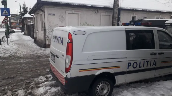 Crimă în „casa cu boschetari” de pe Aurel Vlaicu