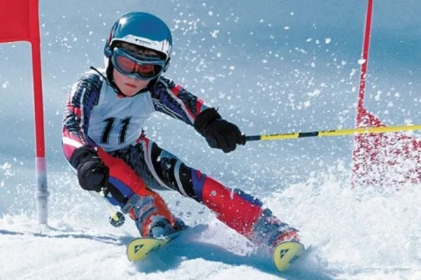 100 de sportivi aşteptaţi la Cupa 100 ROMÂNIA la schi alpin