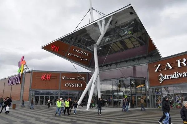 10,39 milioane de oameni au vizitat anul trecut Coresi Shopping Resort