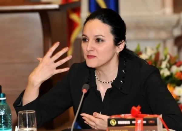 Alina Bica a plecat în Costa Rica şi nu s-a mai prezentat la procese