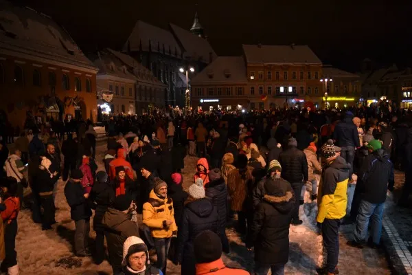 Protestul din 20 ianuarie: 1.000 de oameni „tăcuţi” la Braşov, câteva zeci de delegaţi la Bucureşti