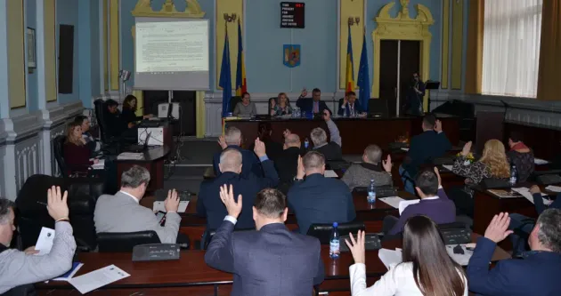 Proiectul Aeroportului Braşov a încins spiritele în Consiliul Judeţean