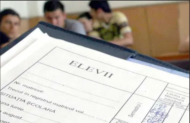11.999 de elevi din Braşov vor lua bursă în semestrul II