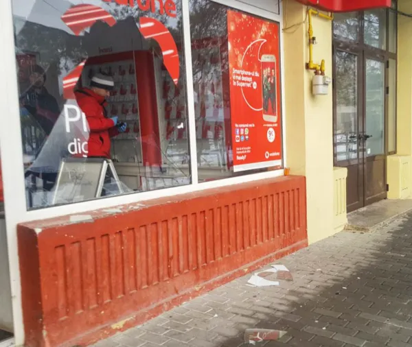 Magazin de telefoane din Făgăraş, spart marţi noaptea