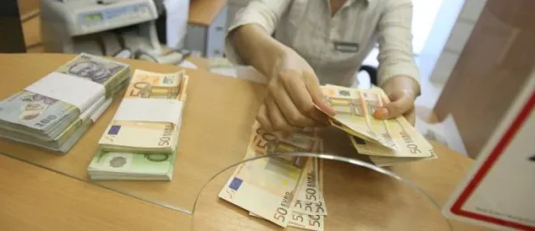 La Braşov, din 20 de lei luaţi credit de la bancă, un leu este restanţă