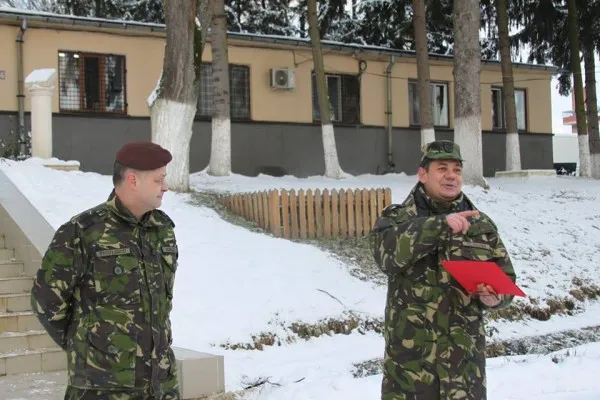 Se retrage din cariera militară, după zece ani la Centrul de Instruire de la Cincu