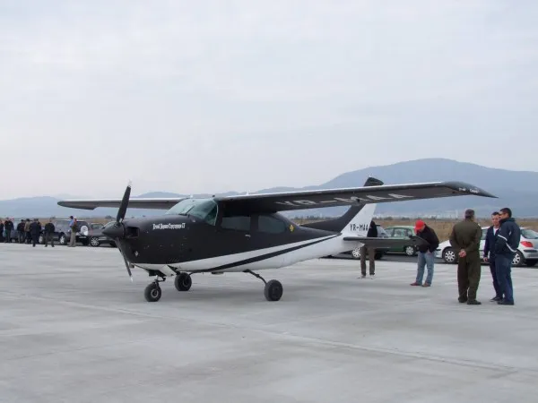 N-avem aeroport, dar o cursă aeriană a fost anulată la Braşov, din cauza ninsorii