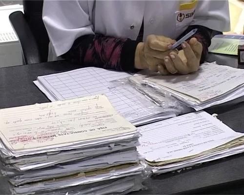 Medicul de familie te poate trimite să-ţi faci analize pentru hepatita B şi C