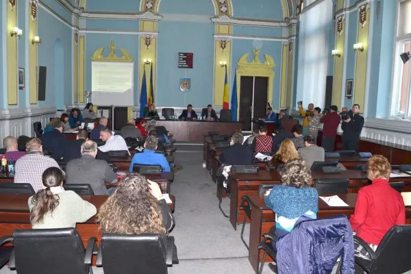 Consiliul Judeţean Braşov vrea să profite de conjunctura bancară favorabilă pentru a împrumuta 200 milioane de lei