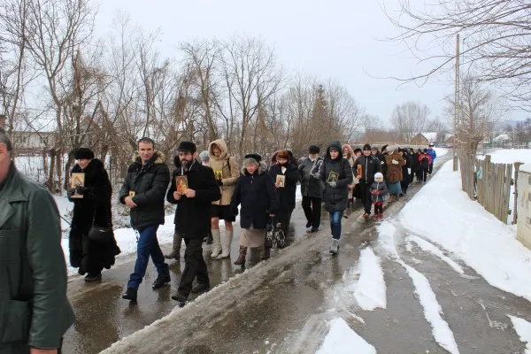 Procesiune cu icoane, ieri, în Duminica Ortodoxiei