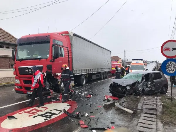 Tânăr din Republica Moldova, vinovat pentru o coliziune puternică pe DN 1, la Beclean