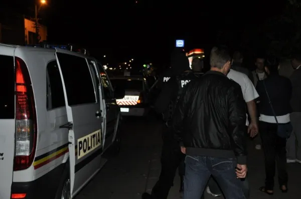 Scandalagiii stau în Bartolomeu. Aici e chemată Poliţia de cele mai multe ori la uşă