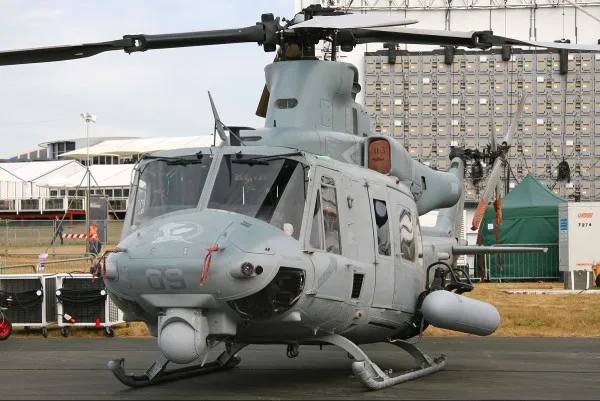 Şefii Armatei Române, în SUA, la Bell Helicopter, pentru „inspecţia Braşov”