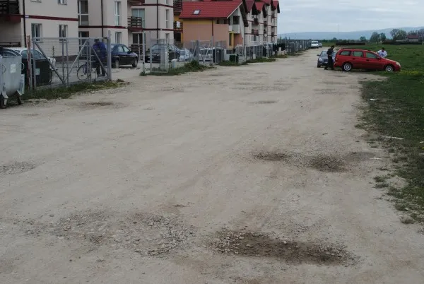 Condiţii noi pentru dezvoltatorii imobiliari din Tractorul: drum cu acte şi adus la nivel de „piatră spartă”