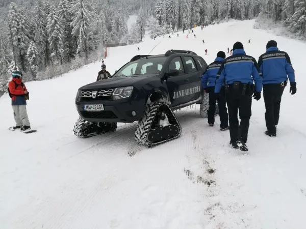 Dusterul şenilat, la prima intervenţie