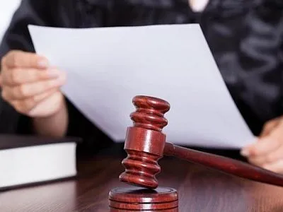 A dormit seri la rând la ușa apartamentului fostei soții, desi îi era interzis să se apropie de aceasta