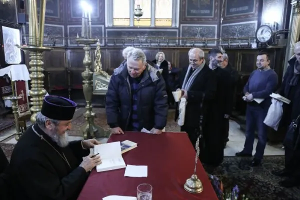 Mitropolitul Ardealului şi-a lansat cartea la Braşov: „Din exilul păcatului la Masa Împărăţiei”