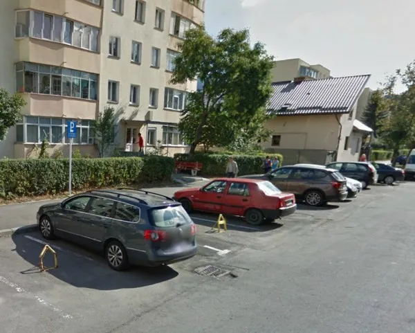 Două locuri de parcare pentru fiecare casă nou construită în Braşov