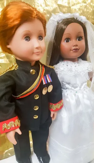 Au apărut păpuşile regale