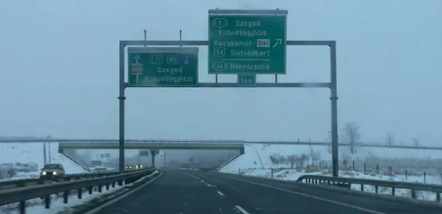 Și-a făcut armă din paharele cu care s-au cinstit și de trei ani e cu Poliția din Ungaria pe urme