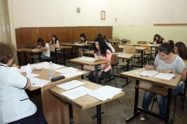 La fel de mulţi absenţi, cu sutele, şi la simularea Bacului la proba profilului