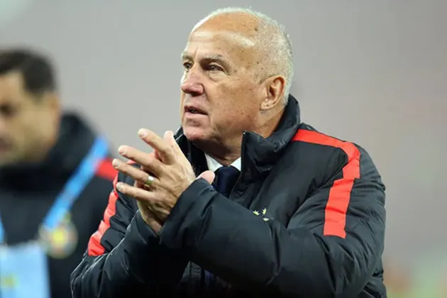 Sprijin de la şcoala de antrenori pentru foştii fotbalişti importanţi