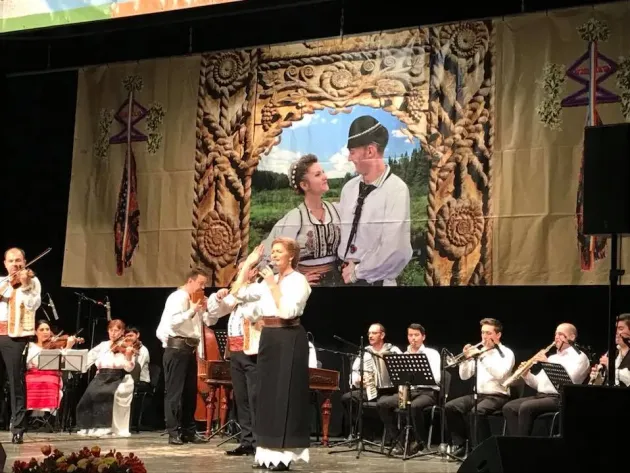 24 de tineri pentru trofeul „Flori în Ţara Bârsei”