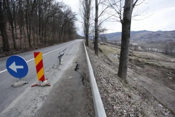 DN10 Buzău - Braşov ar putea fi închis. 25 de puncte critice descoperite pe şosea