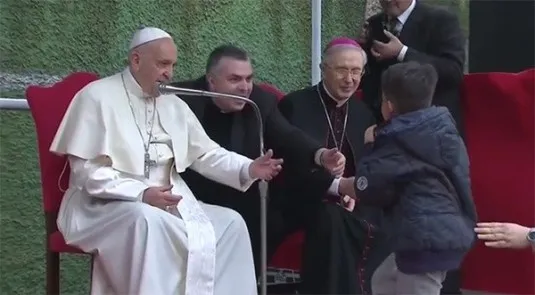 Reacţia Papei, când un copil îl întreabă dacă tatăl ateu a ajuns în Rai