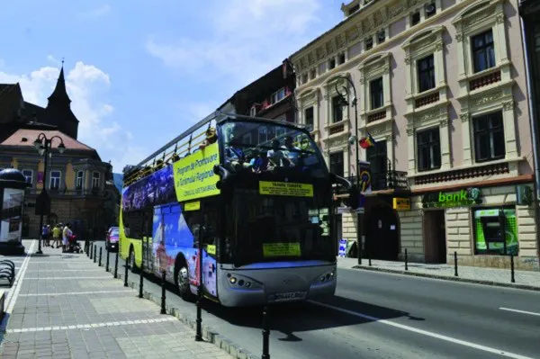 Dacă nu poate vinde autocarul turistic etajat, Consiliul Judeţean Braşov se gândeşte să îl doneze către RATBV 