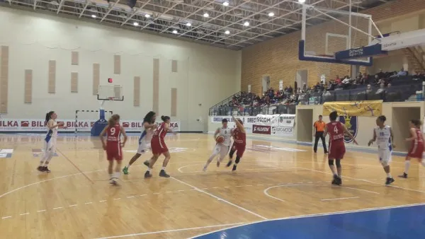 „Olimpicele” nu renunţă la visul finalei