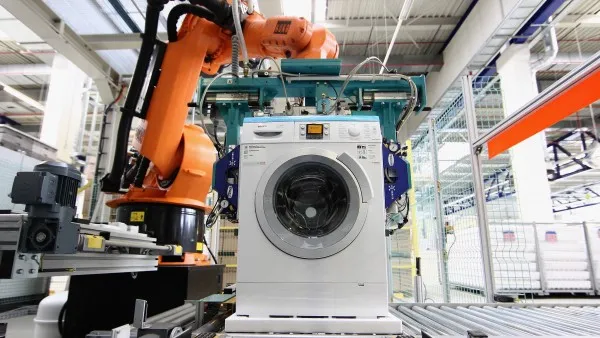 Germanii de la Bosch au vrut să investească 110 milioane de euro într-o fabrică de maşini de spălat la Făgăraş, dar au ales Simeria 